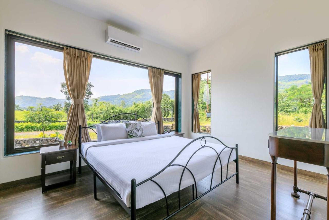 Stayvista'S Shivom Villa 2 - A Serene Escape With Views Of The Valley And Lake Lonavala Extérieur photo