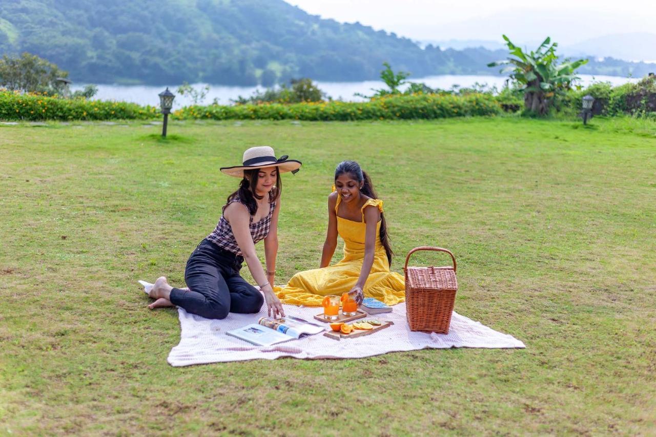 Stayvista'S Shivom Villa 2 - A Serene Escape With Views Of The Valley And Lake Lonavala Extérieur photo